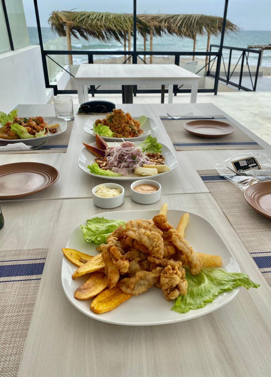 Riviera Vichayito Hotel ภายนอก รูปภาพ